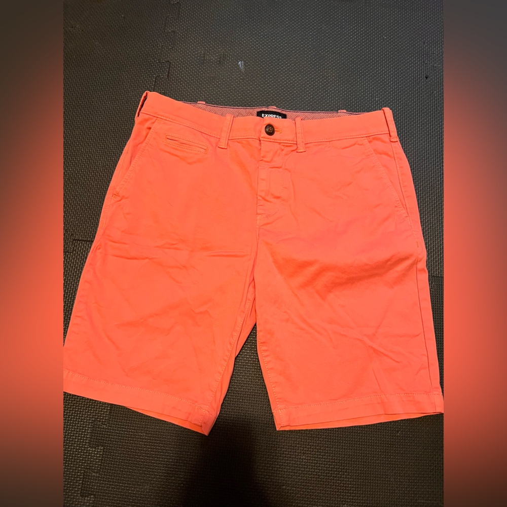 Express Shorts - Coral